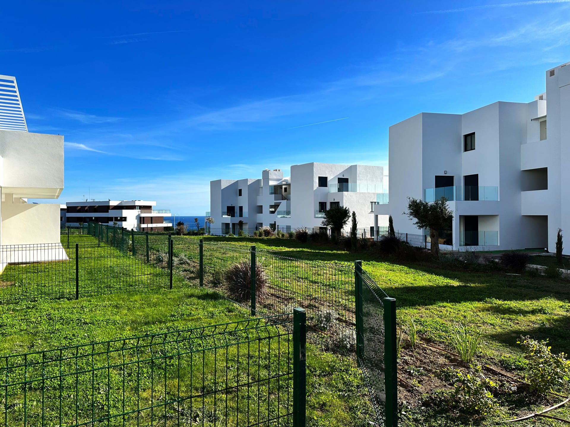 AZATA DELMAR – Casares Costa, Casares (KEY-READY)