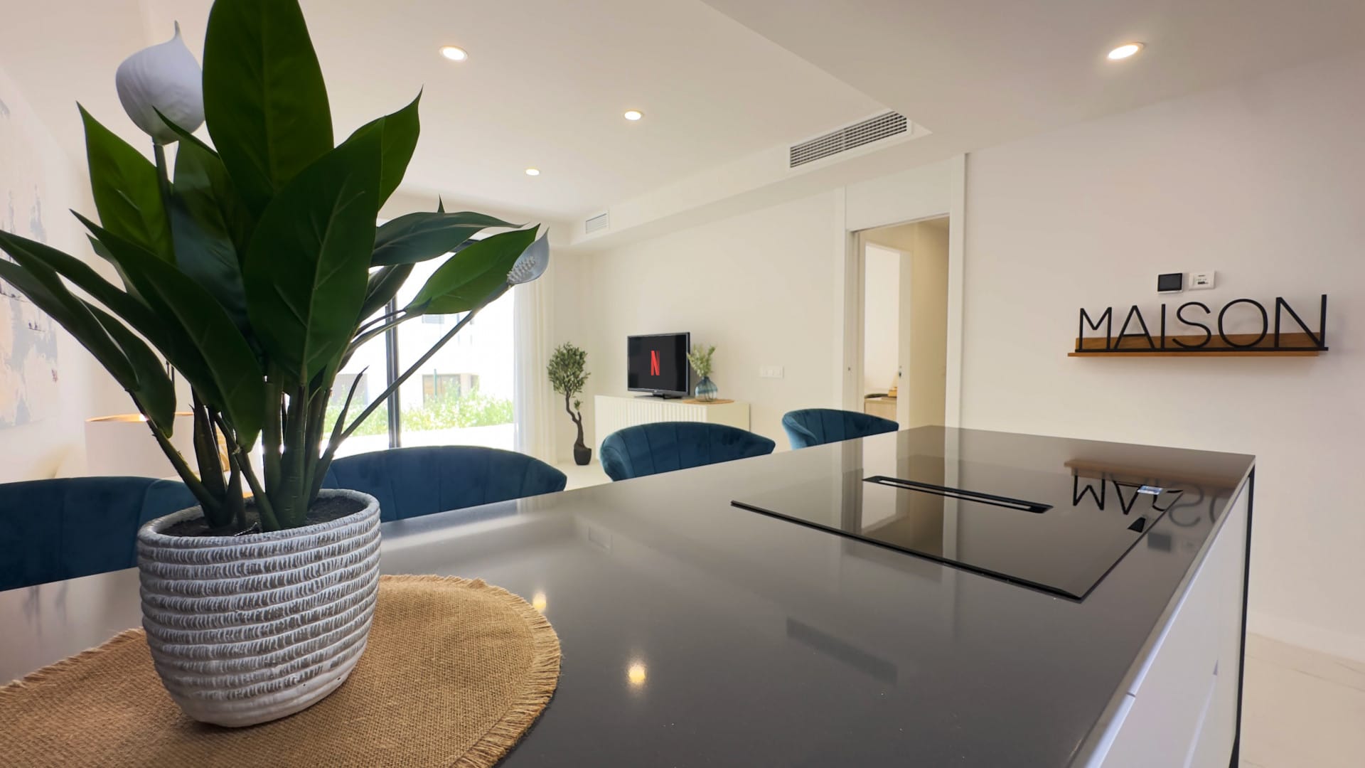 AZATA DELMAR – Casares Costa, Casares (KEY-READY)