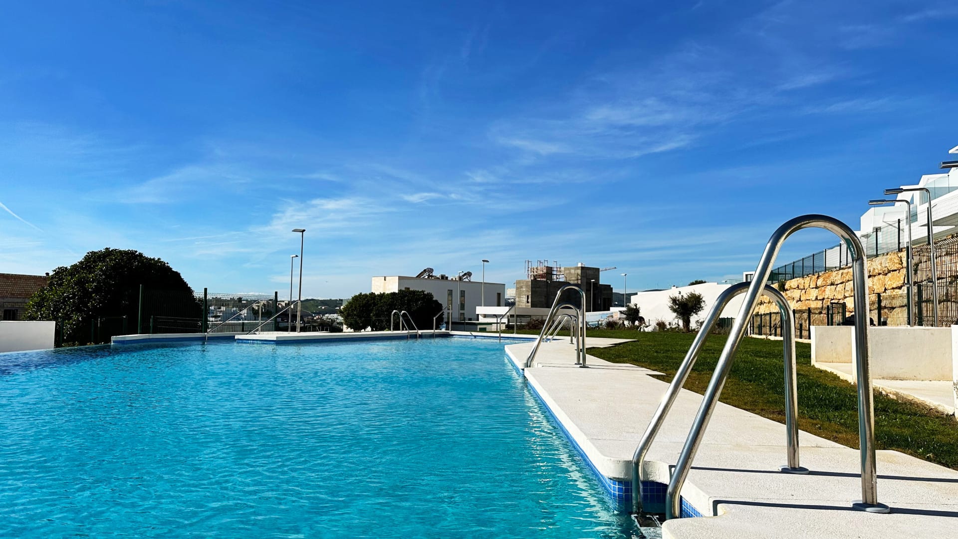 AZATA DELMAR – Casares Costa, Casares (KEY-READY)